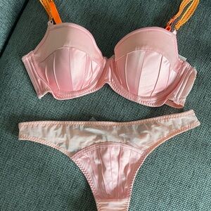 BNWT Stella McCartney Pink and Papaya Bra and Thong Set